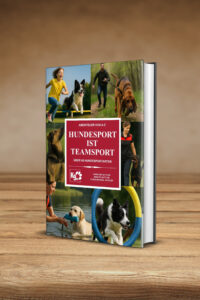 Buch "Hundesport ist Teamsport" - Buchblock auf Bücherregal